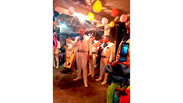 MARIACHI INTERNACIONAL ARRIEROS